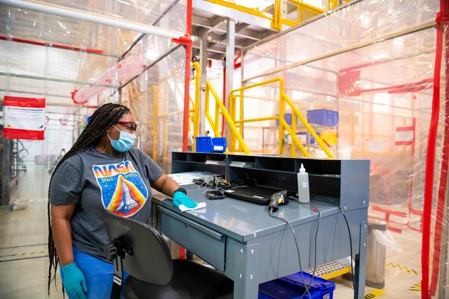 NASA image: Michoud Assembly Facility Employees Wear PPE As Site Transitions to Stage 3 of NASA’s Return-To-Work Framework